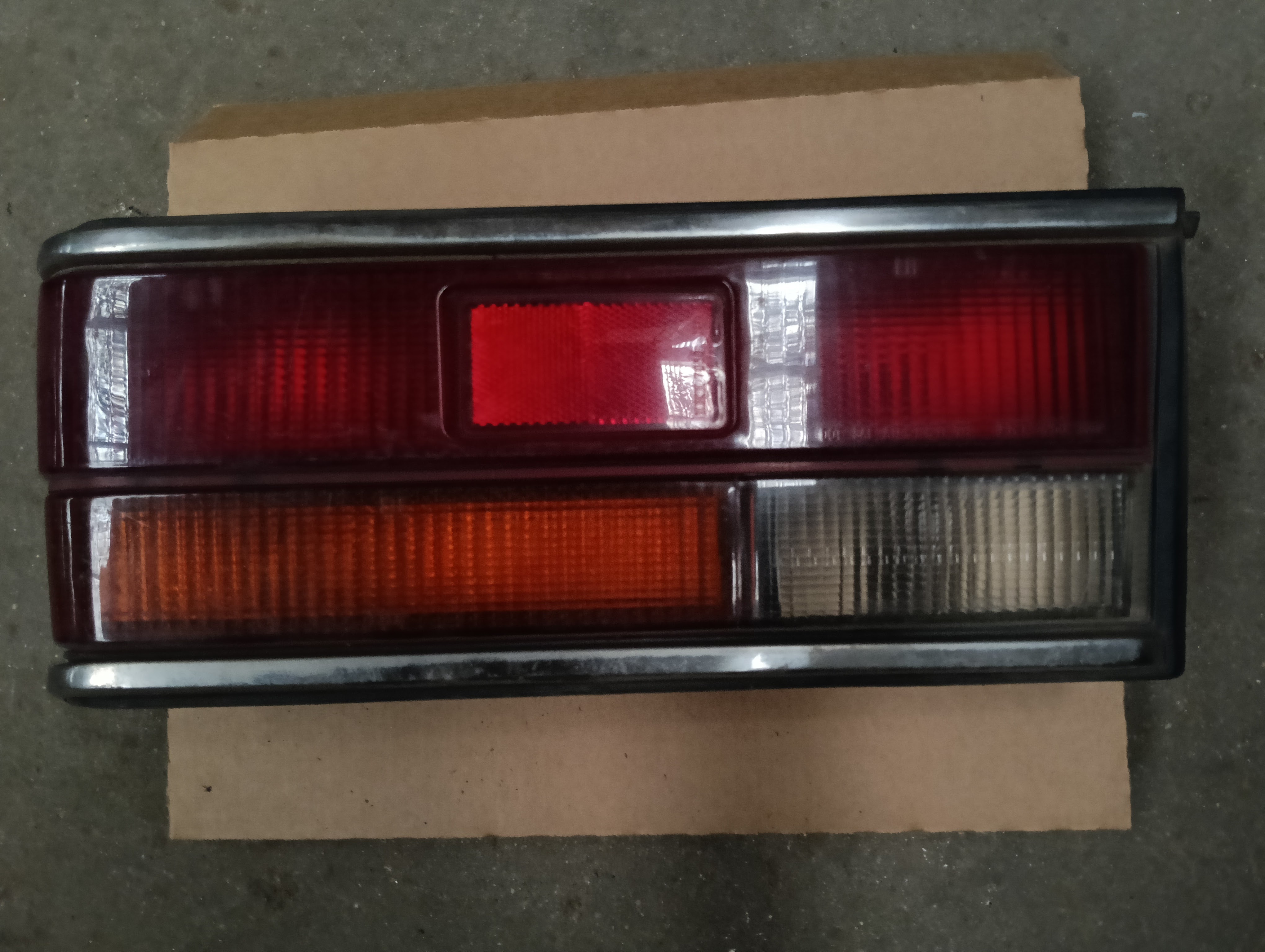 TE Sedan LH tail light