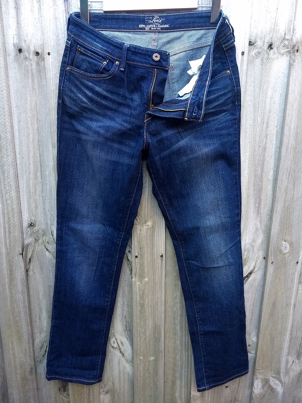 LEVIS <br> DEMI CURVE CLASSIC - SLIM LEG <br> SIZE 30"