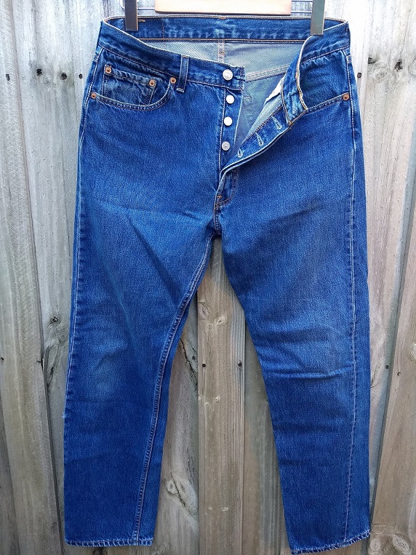 LEVIS 501 WOMENS JEANS <br> WAIST 33" - LEG 32"